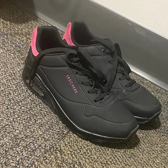 Skechers Women's Black Sneakers with Pink Highlights - Picture 3 of 5